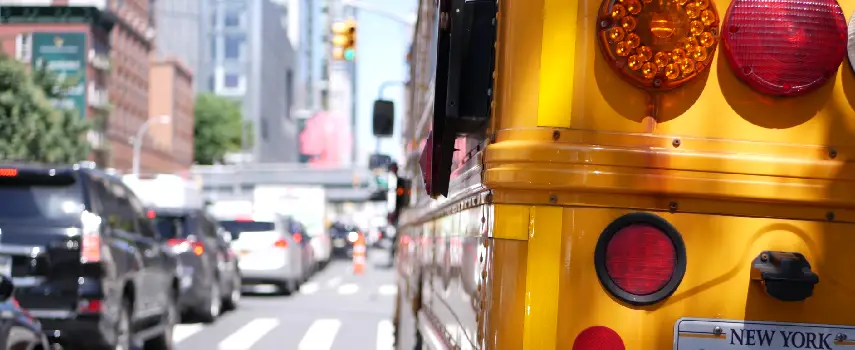 ¿Quién Es Responsable de un Accidente de Autobús Escolar en la Ciudad de Nueva York?