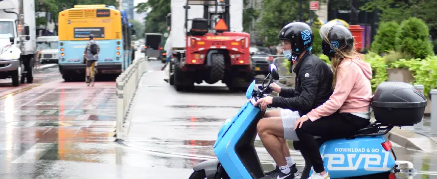 ¿Existen Leyes de Uso Obligatorio del Casco de Motocicleta en Nueva York