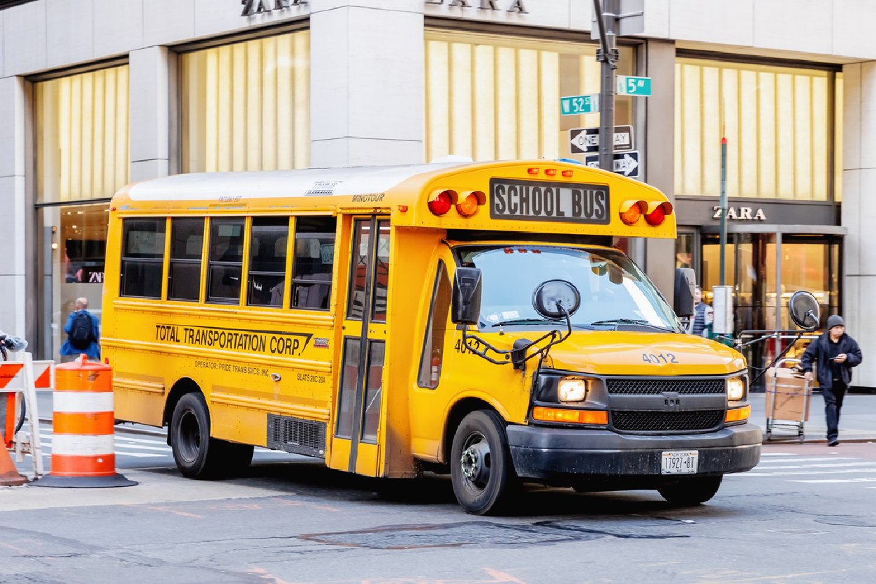 Cuando hay menores lesionados, el tribunal debe aprobar cualquier acuerdo para garantizar que el monto sea justo y proteja los intereses del niño. Cuando hay menores lesionados, el tribunal debe aprobar cualquier acuerdo para garantizar que el monto sea justo y proteja los intereses del niño.