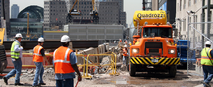 Aplastado Entre un Camión y un Montacargas en Nueva York Quién es Responsable y qué Derechos Tiene el Trabajador
