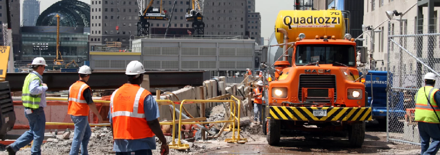 Aplastado Entre un Camión y un Montacargas en Nueva York Quién es Responsable y qué Derechos Tiene el Trabajador