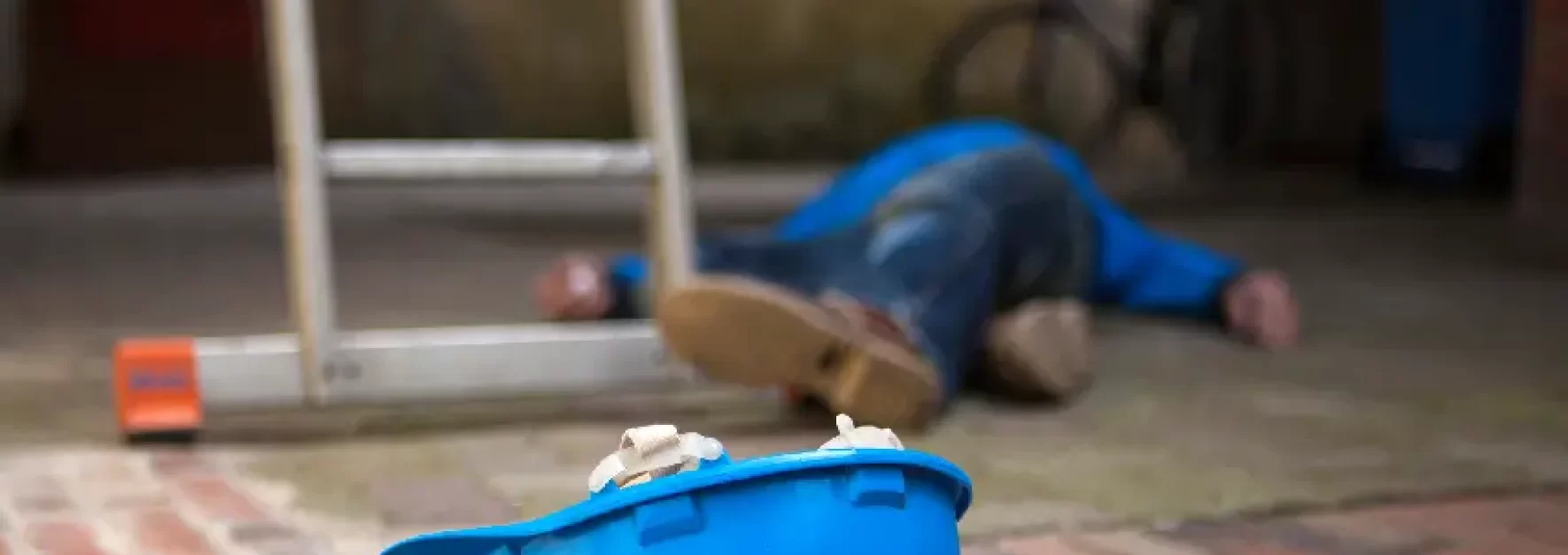 ¿Cuáles son las Cinco Causas Más Comunes de Accidentes con Escaleras?